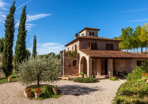 Discovering the Charm of Tuscany's Villas: The Ultimate Guide to Exclusive Villa Destinations